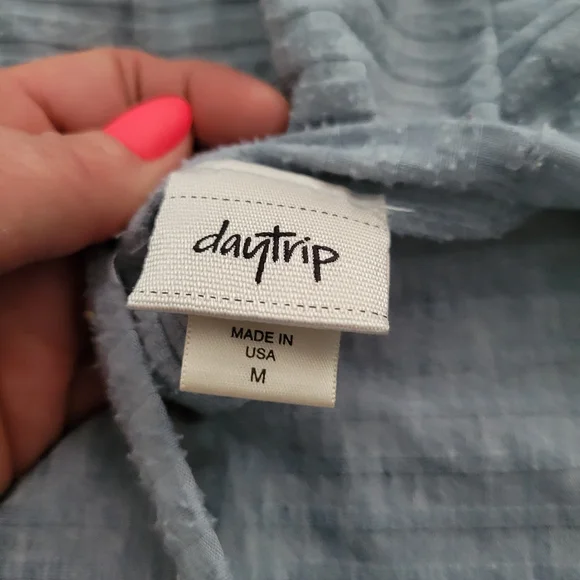 Daytrip Light Gray Ribbed Short Sleeve Top - Picture 3 of 3